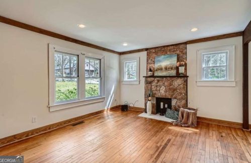 530 Elmwood Rd, Atlanta GA  30318-8105 exterior