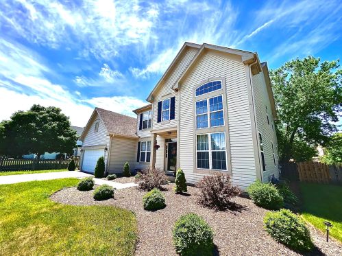 1225 Red Clover Dr, Naperville, IL 60564-9321