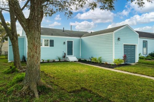 5327 Borden Ave, Galveston, TX 77551-4762