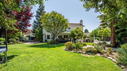 824 Stonegate Ct, Vacaville, CA 95687-9410