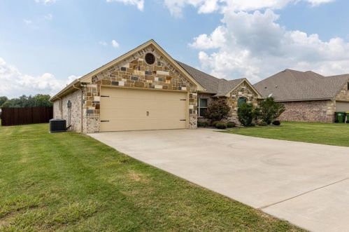 3103 Windcrest Ct, Granbury TX  76049-7245 exterior