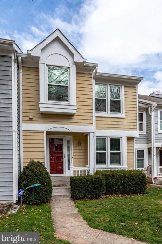 1403 Newport Spring Ct, Herndon, VA 20194-1177