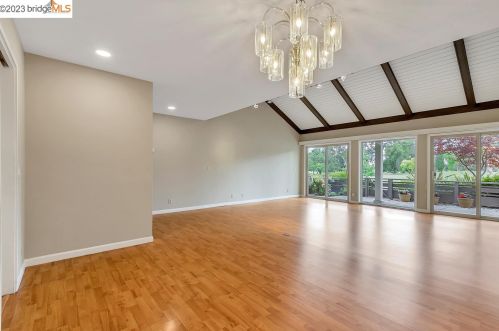 6166 Montgomery Pl, San Jose, CA 95135-1428