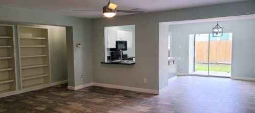 10108 Chapel Hill Ct, Fort Worth, TX 76116-1202