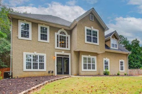 144 Wyckliffe Dr, Locust Grove, GA 30248-2042