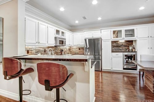 8730 Foxhollow Dr, Anaheim CA  92808-1674 exterior