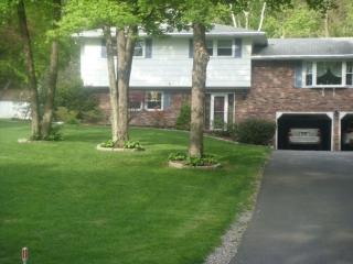 24 Mountain View Dr, Torrington, CT 06791-1120