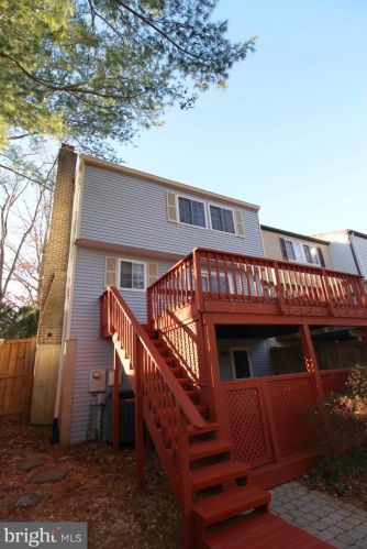 7319 Glendower Ct, Springfield VA  22153-1115 exterior