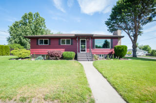 4405 Livingston Rd, Pasco, WA 99301-2526