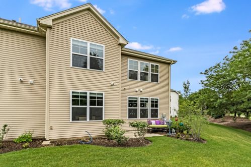 1467 Bar Harbor Ct, Pingree Grove IL  60140-2077 exterior