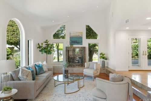 289 Owens Dr, Anaheim CA  92808-1327 exterior