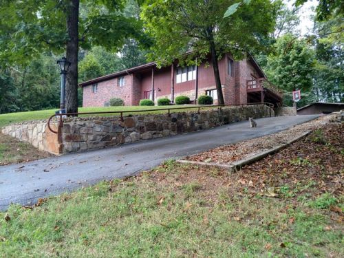 651 Kiser Blvd, Greeneville, TN 37745-1561