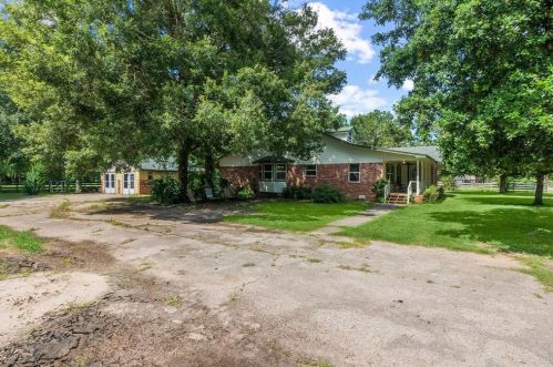 333 Woolridge Dr, Conroe TX  77301-6230 exterior