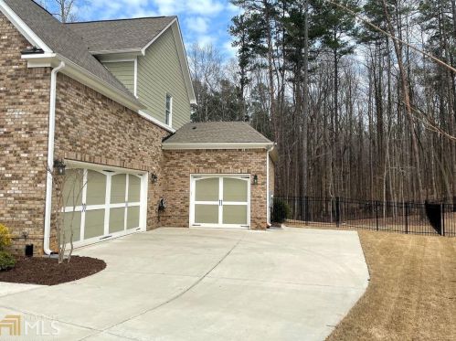 1347 Kings Park Dr, Kennesaw, GA 30152-4836