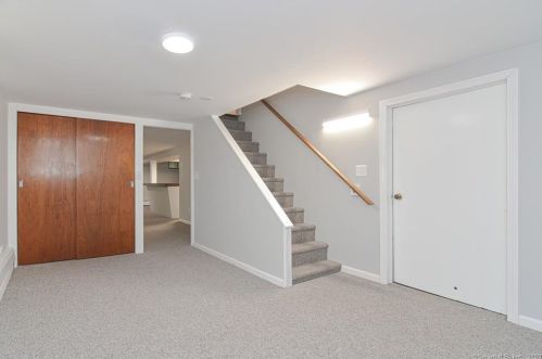 4 Clark Pl, Quaker Hill CT  06375-1204 exterior