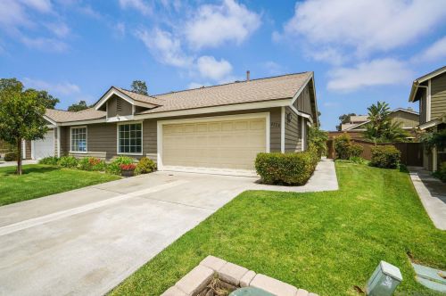 4528 Hartford Pl, Carlsbad, CA 92010-6514