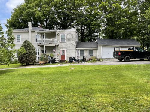 17 Wellman St, Lewiston, ME 04240-5325