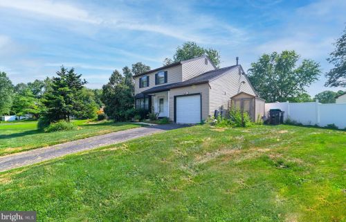 17 Heather Dr, Erial, NJ 08081-2521