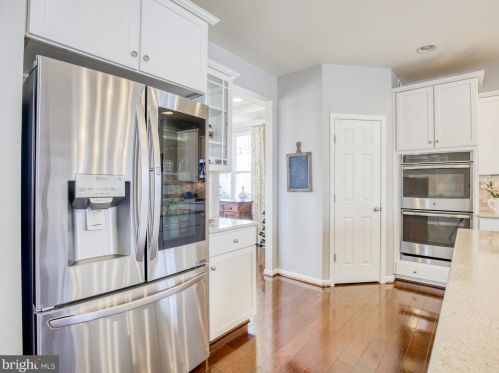 395 Lord Fairfax St, Charles Town WV 25414-2529 exterior