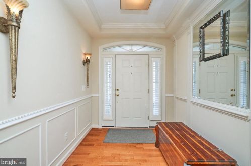 18301 Buccaneer Ter, Leesburg, VA 20176-8476