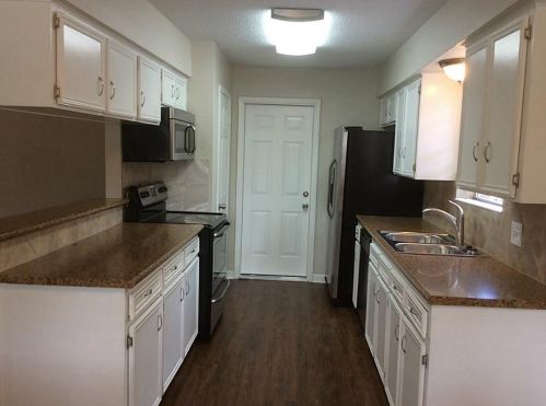 2 Stoneybrook St, Angleton TX  77515-3352 exterior