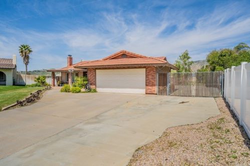 33092 Windsor Ct, Yucaipa, CA 92399-1943