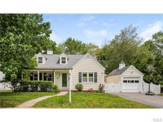55 Lynnbrook Rd, Fairfield, CT 06825-1921