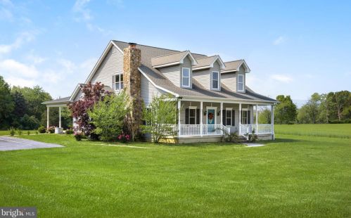 272 Hillcrest Rd, Edinburg, VA 22824-2963