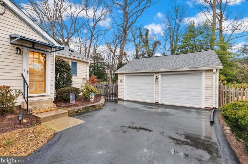 322 Northwest Dr, Silver Spring MD 20901-1431 exterior