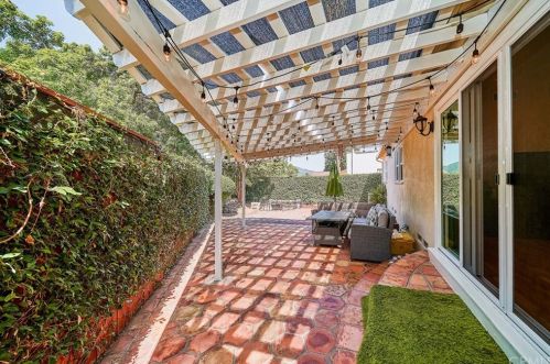 3004 Altura Ave, Glendale CA 91214-3602 exterior