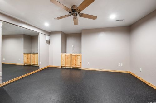 1340 Valley Ridge Dr, Sandy UT 84093-6653 exterior