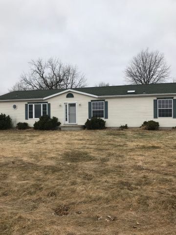 301 Willow St, La Fayette, IL 61449