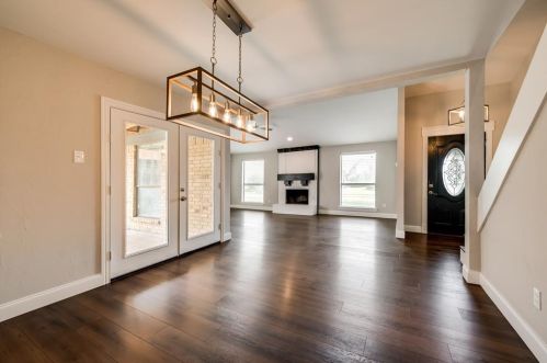 2211 Big Bnd Dr, Carrollton TX 75007-5801 exterior