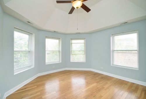 1647 Sherwin Ave, Chicago, IL 60626-1932