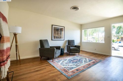 26170 Eldridge Ave, Hayward, CA 94544-2654