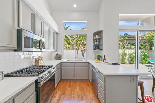 47 Del Carlo, Irvine CA  92606-8824 exterior