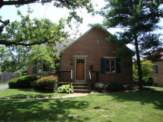 504 Oakview Dr, Dayton, OH 45429-3304