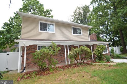 5200 Kings Park Dr, Springfield VA  22151-1145 exterior