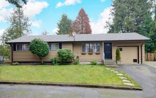 626 203rd Ln, Seattle, WA 98133-3000