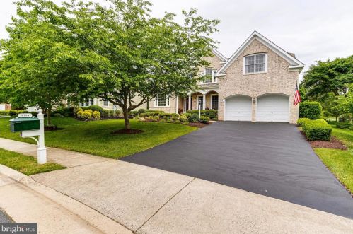 8154 Snead Loop, Gainesville, VA 20155-3221
