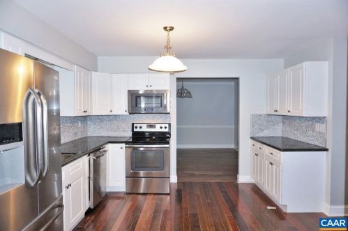 1810 Steeplechase Run, Charlottesville VA  22911-7558 exterior