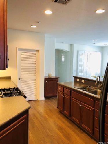 6 Salton, Irvine CA  92602-2425 exterior