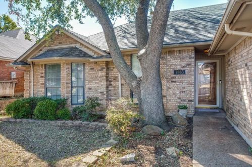 7885 Mahonia Dr, Fort Worth TX  76133-7931 exterior