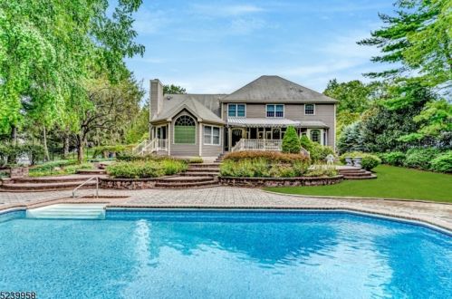 7 Mckay Dr, Bridgewater, NJ 08807-2387