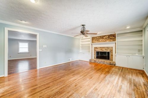 911 Sugar Creek Dr, Conyers, GA 30094-3803