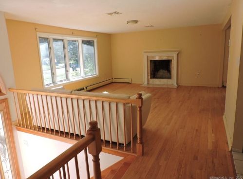 34 Joseph Ln, Wapping, CT 06074-1417
