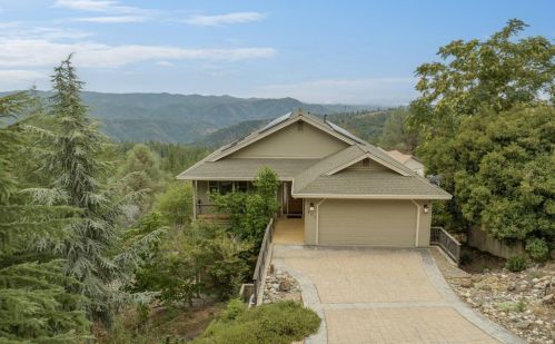860 Laurel Ln, Vallecito, CA 95247-9679