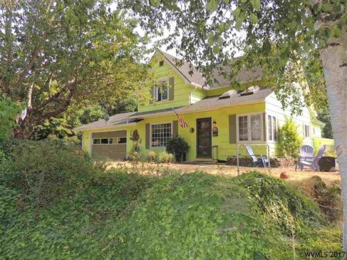 1126 Main St, Silverton OR  97381-1807 exterior