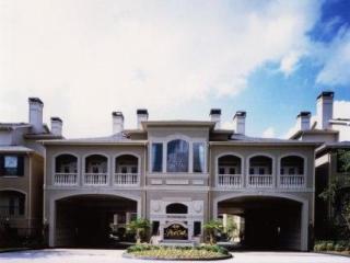 99 Post Oak Ln, Houston TX  77024-7716 exterior