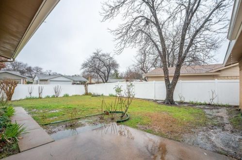 2129 Richbrook Dr, Garland TX 75044-7121 exterior